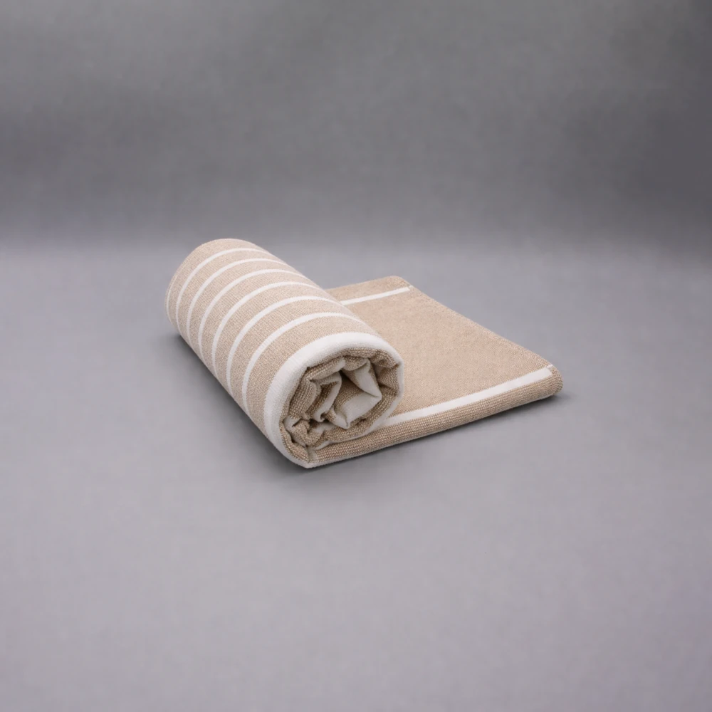 Fouta à rayures pour la piscine et la plage - sable