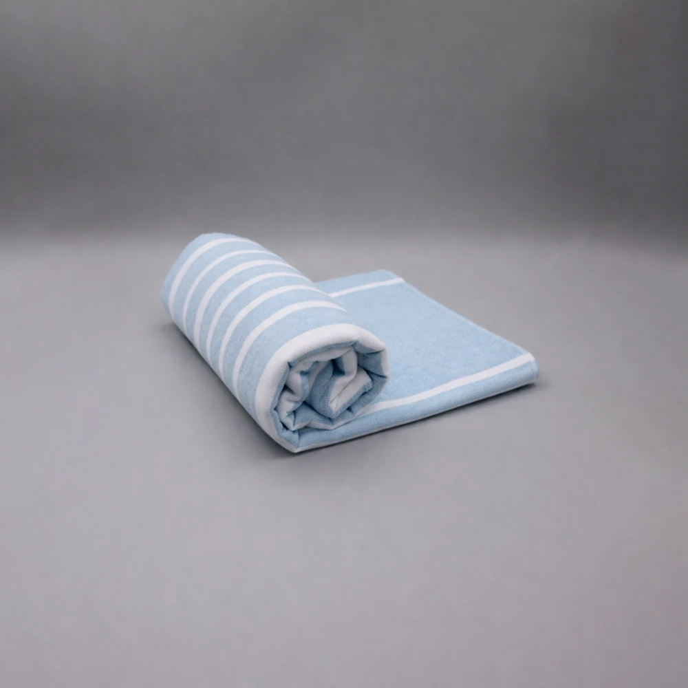 Fouta à rayures pour la piscine et la plage - sable